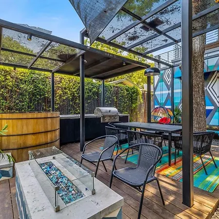Luxury Compound In South Lamar